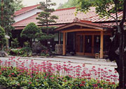 秋神温泉旅館の全景